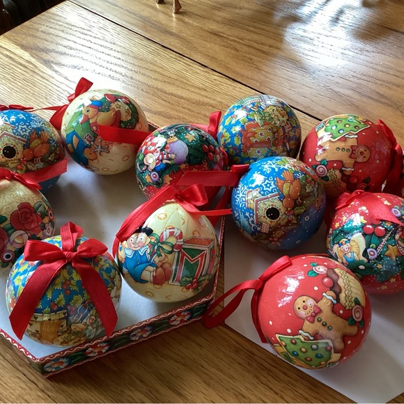 Mary Engelbreit🌺 Kurt S Adler Christmas Ornament Set. - Picture 4 of 16